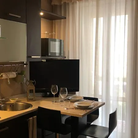 Apartment Tender *